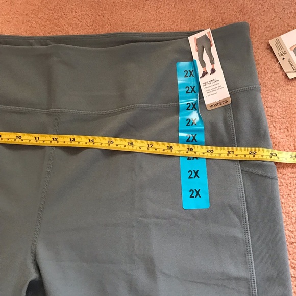MONDETTA high waisted women’s active Capri(no offer unless you bundle please ) - Picture 4 of 17